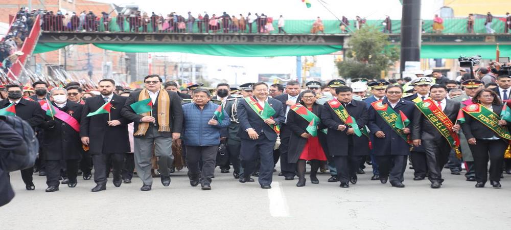 El presidente Luis Arce preside el desfile cívico, policial y militar por el 38 Aniversario de El Alto