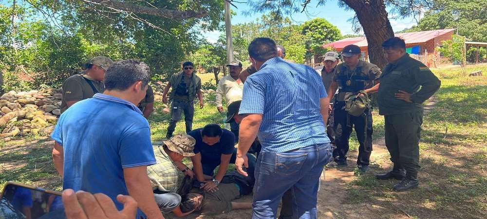 Un Policía muerto en El Torno – Santa Cruz luego de un enfrentamiento por terrenos (vea el video)