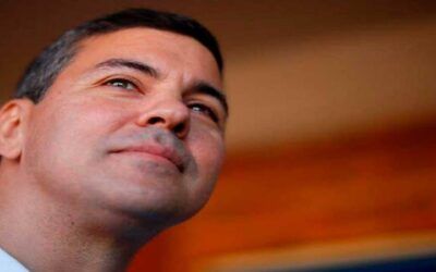 Santiago Peña del Partido Colorado es el virtual presidente electo del Paraguay