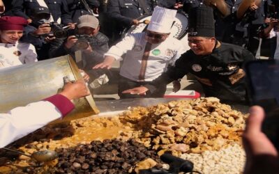 La Paz sirvió el fricasé más grande del mundo en la Garita de Lima, cientos hicieron cola para degustar (video)