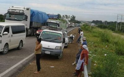 El bloqueo entre Cochabamba y Santa Cruz fue levantado a la madrugada de este sábado, la vía está expedita