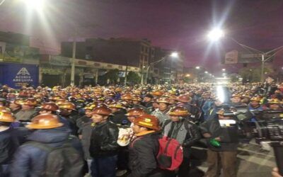 Masiva concentración de mineros cooperativistas cercó La Paz