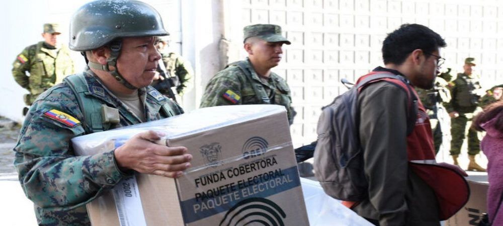 Elecciones atípicas en Ecuador que votó en medio de militares