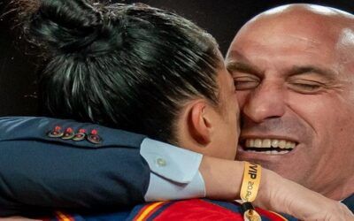 Rubiales renunciará a la Federación Española de Fútbol tras el beso en la boca a la jugadora Jenni Hermoso