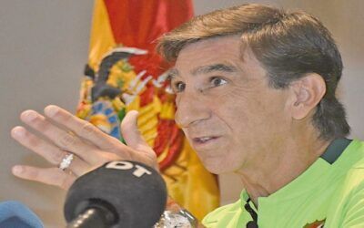 Costas ya no es más técnico de Bolivia, la hinchada pide que el sucesor sea uno nacional, aunque Zago hace antesala