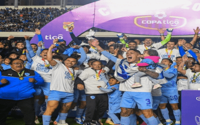 Bolívar campeón de la Copa División Profesional al imponerse 1-0 en el Siles de La Paz al Wilstermann de Cochabamba (vea el gol)