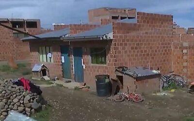 Feminicidio en El Alto: Un hombre asestó tres puñaladas, una en el rostro y dos en el cuello a su esposa, la tercera fue letal en la aorta