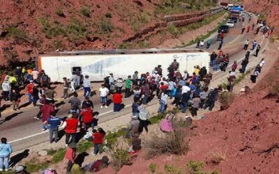 Una persona fallecida en el tramo Cochabamba-Oruro y dos en la vía a Desaguadero en accidentes de tránsito