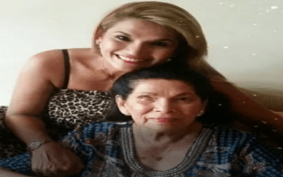 Jeanine Áñez estuvo con su madre un día antes de que falleciera, fue trasladada hasta Santa Cruz: Del Castillo