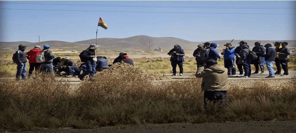 Carreteras en Bolivia expeditas tras apertura al diálogo, el transporte pesado demanda dólares, combustible y otros de índole aduanero