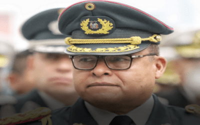 Luis Arce destituyó a Juan José Zúñiga del Comando General del Ejército por deliberar en política