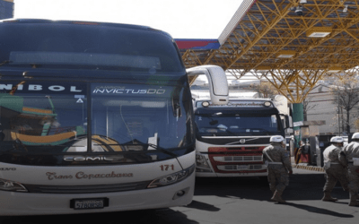 La crisis por el desabastecimiento de diésel deriva en bloqueo, represión y el pedido de renuncia de Armin Dortgathen a la presidencia de YPFB