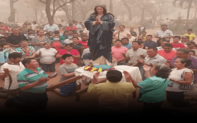 En Guarayos piden de rodillas que llueva a fin de mitigar los incendios forestales