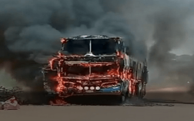 La flota Unificado se incendia entre Cobija-Riberalta, los pasajeros salvaron la vida, pero perdieron sus pertenencias