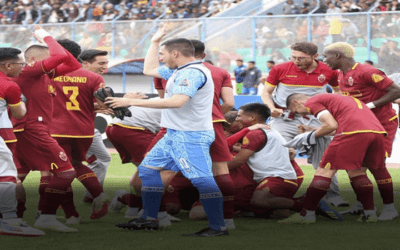 Real Oruro se impuso 2-0 a ABB en la ida de la final de la Copa Simón Bolívar, el destino se define el domingo en El Alto