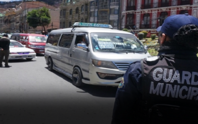 La población no está conforme con el alza de las tarifas del transporte en La Paz, ‘el servicio es pésimo’