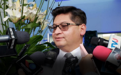 El Gobierno sorprende, dice que tiene los dólares para pagar la deuda externa que advirtió la CAF