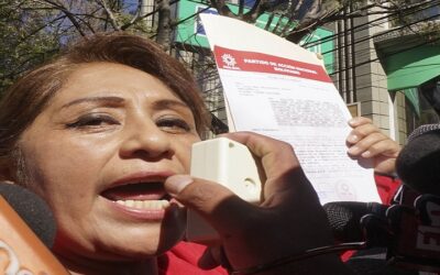 Ruth Nina de PAN-Bol intentó inscribir la lista de candidatos presidida por Evo Morales, pero el TSE la rechazó