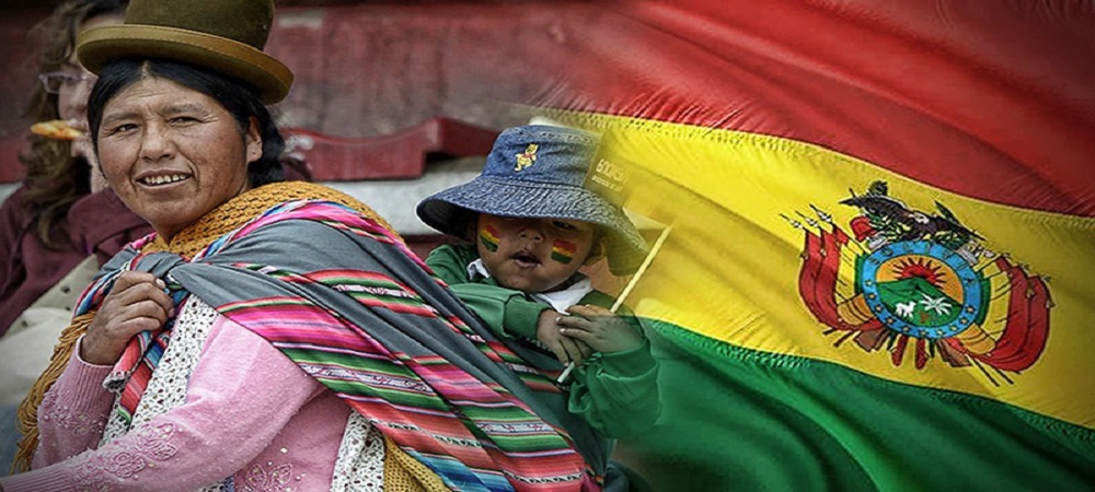 Madre, el eje fundamental de cada ser festeja su Día, a ella nuestra gratitud, la Madre boliviana es sinónimo de valentía