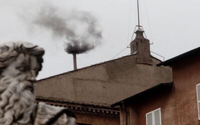 ‘No habemus papam’, fumata negra en el primer día del cónclave en el Vaticano