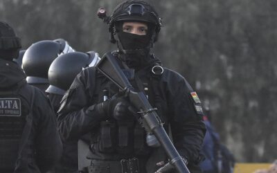 Bloqueos violentos en Cochabamba, efectivos emboscados y heridos, Arce denuncia que Evo quiere evitar elecciones