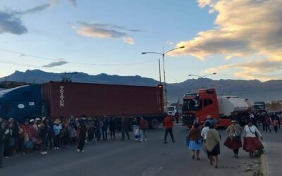 Gobierno reporta nueve puntos de bloqueos en Cochabamba y otro entre La Paz-Copacabana