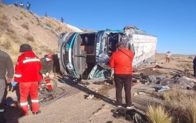 Cinco muertos tras accidente de bus de la empresa Usastur que iba de Tarija a Cochabamba (aquí la lista)