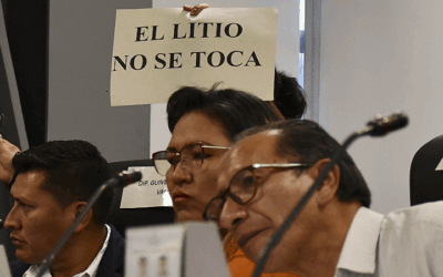 Luis Arce levanta las manos, dice que no ejerce presión para la aprobación de los contratos del litio