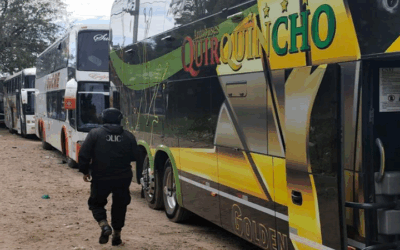 Un chofer de flota muere haciendo fila por el diésel, el Gobierno ni se inmuta