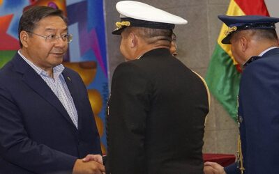 En la recta final de su mandato, Arce releva al Alto Mando de las FFAA, pide paz, garantizar la gobernabilidad e insta acudir a las urnas