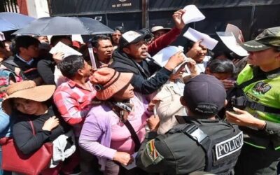 Los TED se llenan de ciudadanos en busca de sus certificados de impedimento de sufragio