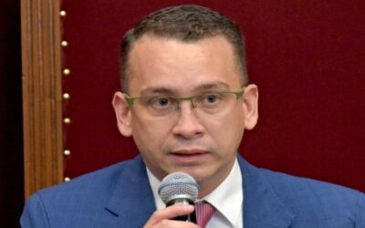 Romer Saucedo formaliza denuncia en contra de autoprorrogados del TCP