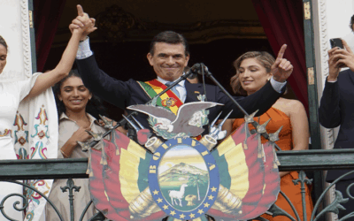 Desde balcón de Palacio de Gobierno, Rodrigo Paz, garantiza el diésel y la gasolina cuya subvención será levantada poco a poco