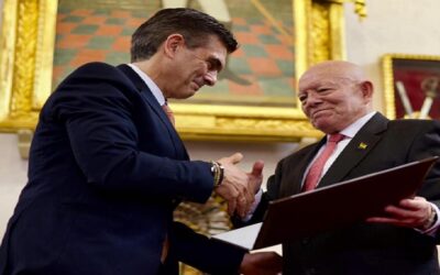 Allí donde juró Simón Bolívar, Rodrigo Paz recibió la acreditación como Presidente de Bolivia, compromete un ‘gobierno firme’