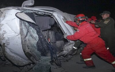 Trágico accidente de tránsito en la autopista La Paz-El Alto: Cuatro muertos y al menos 10 heridos a la altura de la ‘curva del diablo’