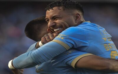 Bolívar manda en los clásicos, se impuso 3-2 a The Strongest y no baja la marcha rumbo al título