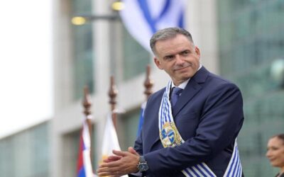 El presidente de Uruguay, Yamandú Orsi, estará en La Paz en la investidura de Rodrigo Paz