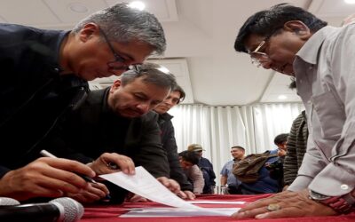 El paro del transporte se levanta tras acuerdo Gobierno-Confederación de Choferes