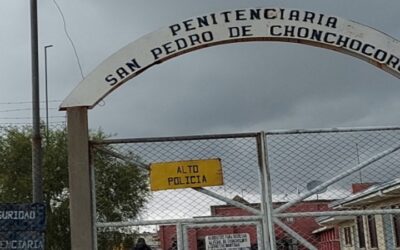 Un policía aprehendido y otros cinco efectivos en la mira tras la fuga de dos reos brasileños de Chonchocoro