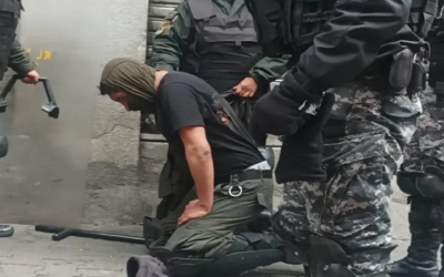 Violenta represión, heridos, detenidos, dinamistas, gases en La Paz, COB y mineros buscaron plaza Murillo en la pretendida de anular el DS 5503