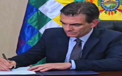 Vía expedita y garantizada para el trabajo electoral, el presidente Rodrigo Paz promulgó la ley para la elección de los vocales