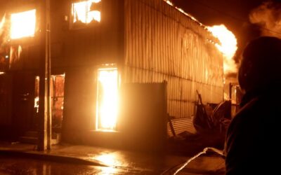 Chile: 16 fallecidos y más de 50.000 afectados evacuados en uno de los peores incendios forestales