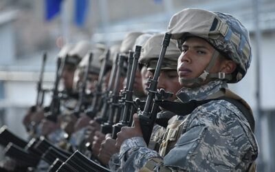 Cientos de jóvenes hacen filas, desean servir a la patria, se agolpan en unidades militares en el reclutamiento I/2026