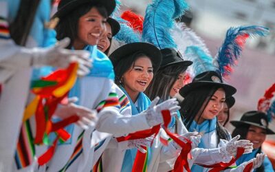 Miles de danzarines y músicos brillaron en el último convite en Oruro, la invitación a la Entrada de Peregrinación