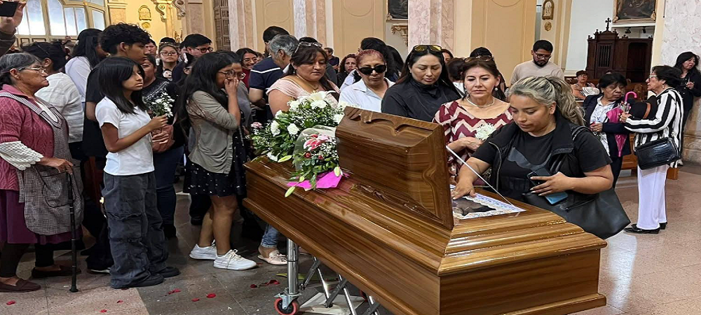 Erigirán un monumento en La Paz a David Santalla, marcado cariño en Sucre en su último adiós