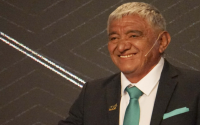 El ‘negro’ Arias blanco de ataques y salió mal parado del debate a la Alcaldía de La Paz organizado por el OEP