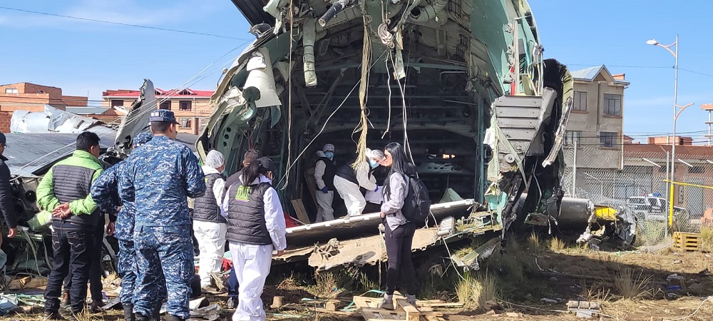 En tiempo récord envían a la cárcel a 19 personas acusadas de robo de dinero del avión siniestrado