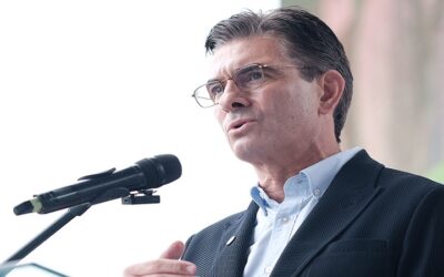 Rodrigo Paz compromete potenciar el agro cruceño y promulga leyes con ese fin