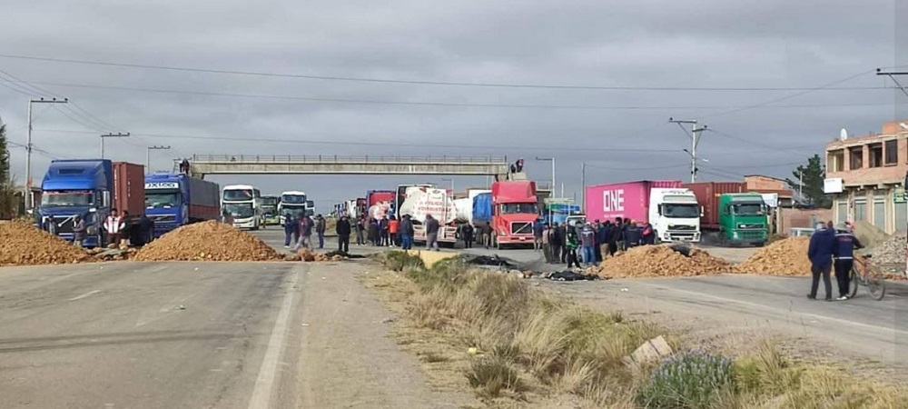 Flotas, pasajeros nacionales e internacionales, el comercio, la producción agrícola, sienten con rigor la falta de diésel