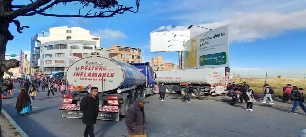 Sentido bloqueo del transporte pesado en El Alto marca el inicio de una semana altamente conflictiva